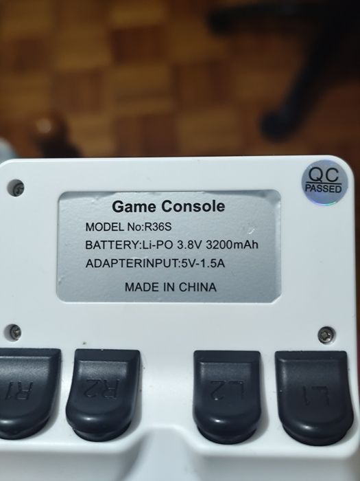 Consola retro R36S