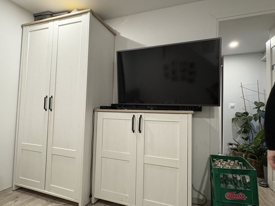 Szafa i komoda w ideoanym stanie