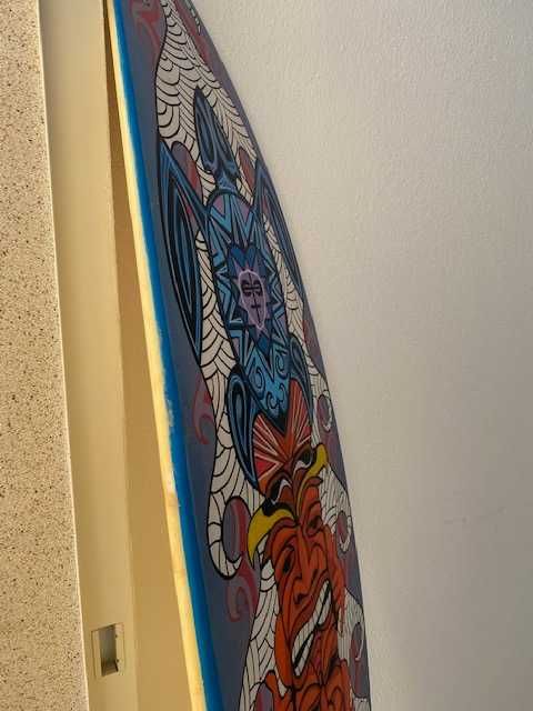 Prancha surf LUFI pintada à mão; Hand painted LUFI surfboard