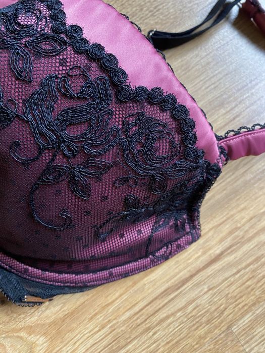 Biustonosz 80DD/E koronka nowy