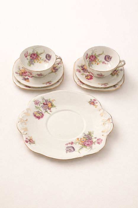 Kolekcjonerski zestaw–English Bone China – 2 x trio + patera+mlecznik