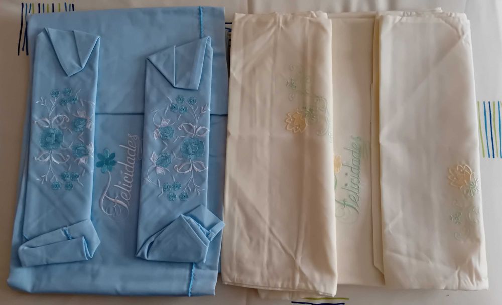 Vendo Lençóis Para Cama de Casal