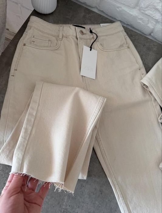 Прямі джинси ZARA