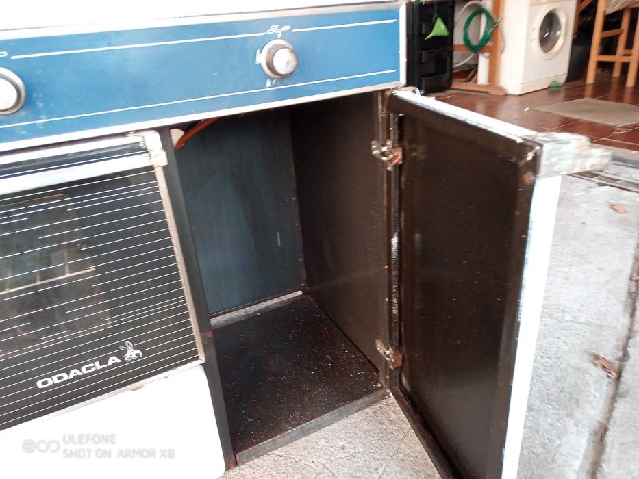 Fogão com forno em otimo estado de funcionamento