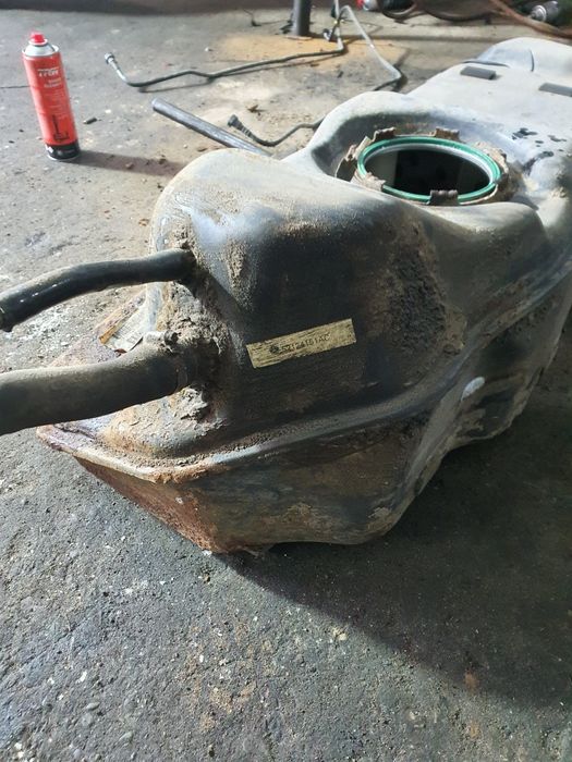 Паливний бак jeep grand cherokee wk1 3.0 бак джип