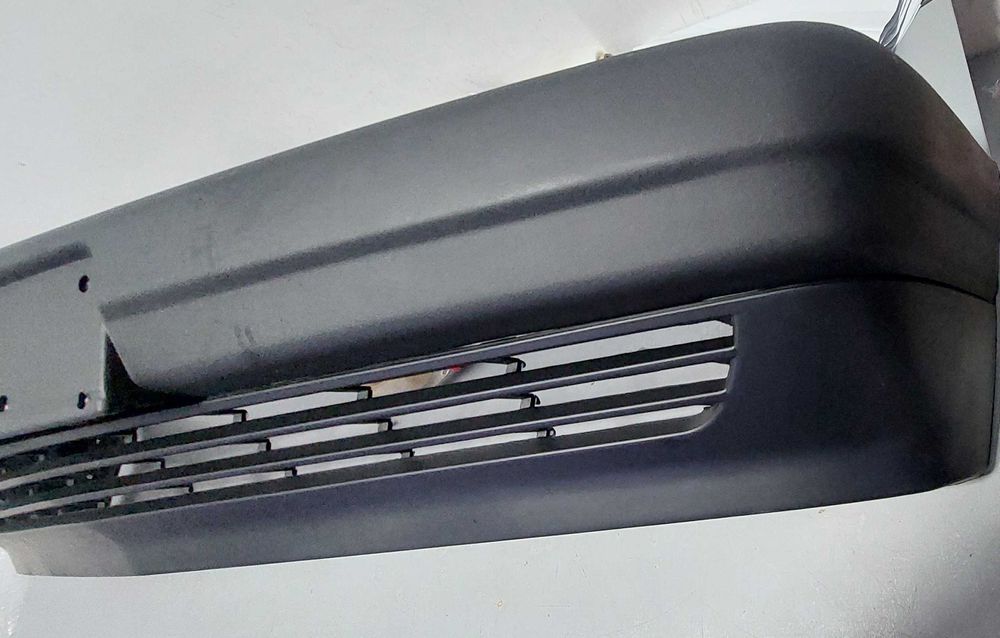 Бампер передній на Mercedes 190 (W201) 10.82-08.93 Мерседес 190