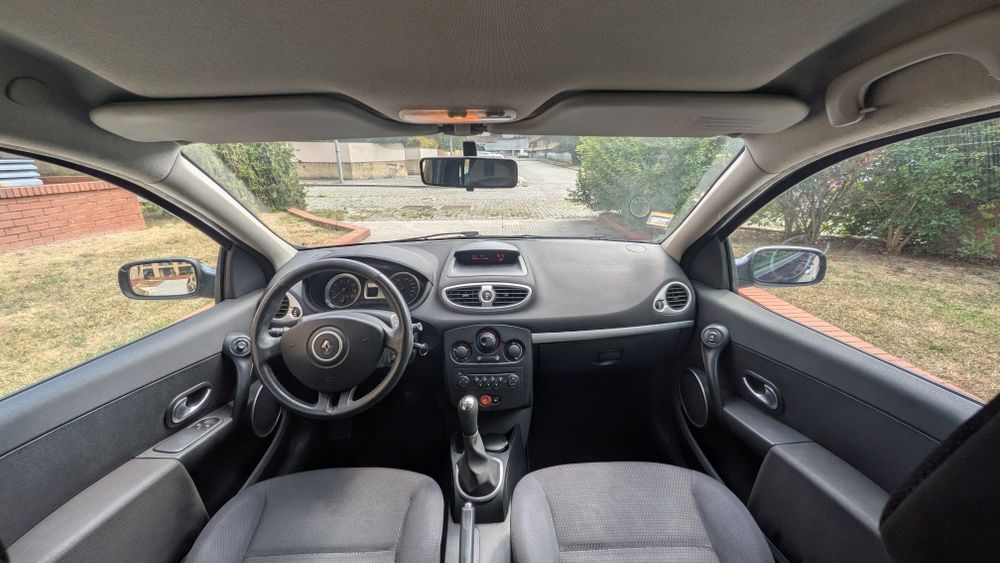 Renault Clio — fotografia 8