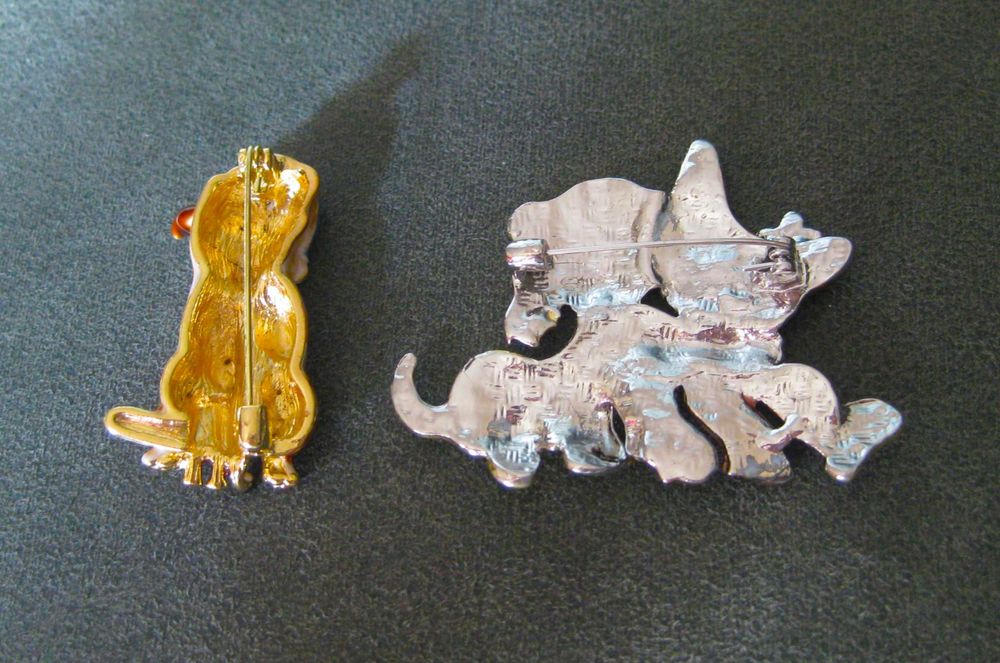 Alfinete / Broche / Pregadeira Cão e Gato Abraçados NOVO