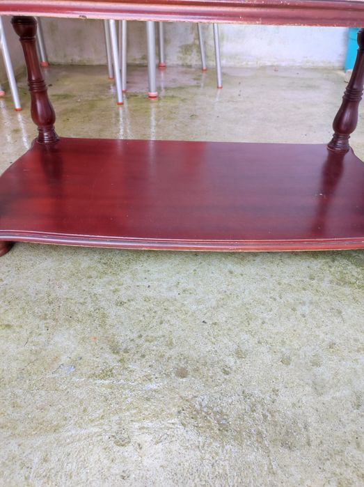 Vendo mesa sala de estar muito antiga e bonita