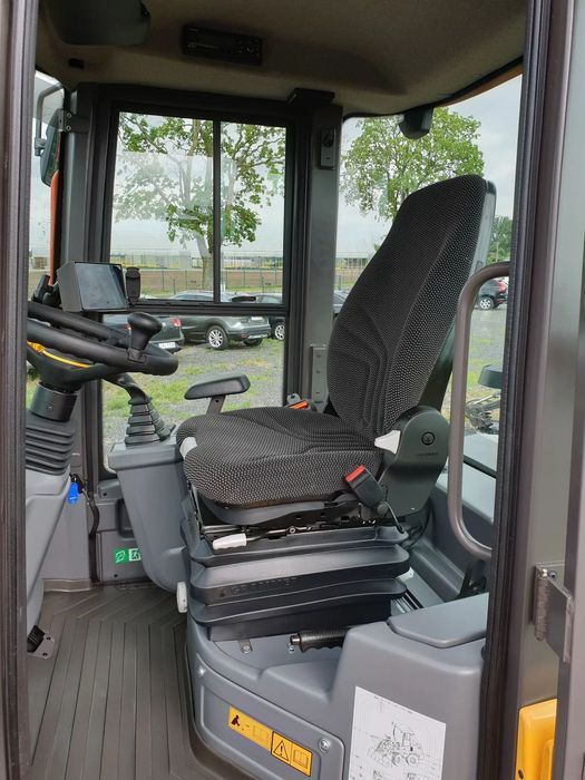 Volvo L30H L30 L35H ŁADOWARKA KOŁOWA KOMPAKTOWA SZYBKOZŁĄCZE HYDRAULICZNE  NOWA dostepna od ręki JCB 409, CAT 908M, WA70M-8, WA80M-8 SHAEFF TL100