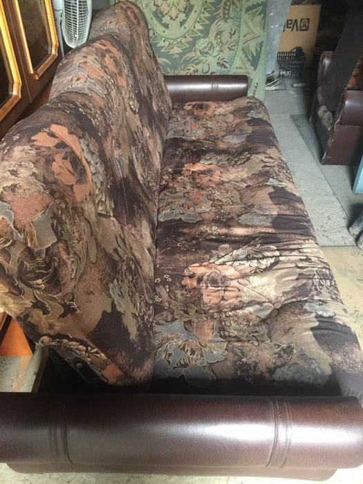 Мяка частина, диван розкладний книжка, два крісла, два пуфіка