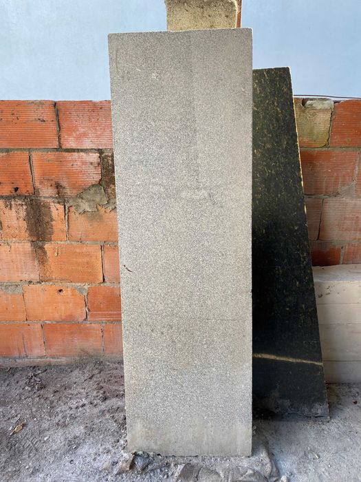 Placa Maciça de Granito Cinza (Espessura 14cm)
