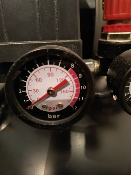 Kompresor Einhell 24l silent.