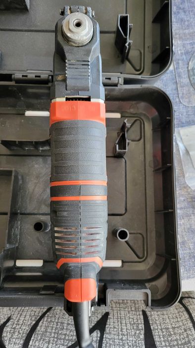 Urządzenie : oscillating Multi Tool 300 W Black&Decker MT300KAQS - używane.