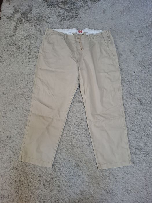 Jeansy beżowe levis
