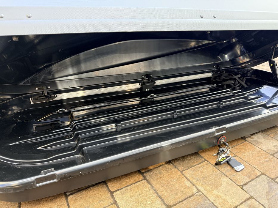 Thule Touring 780 black aeroskin