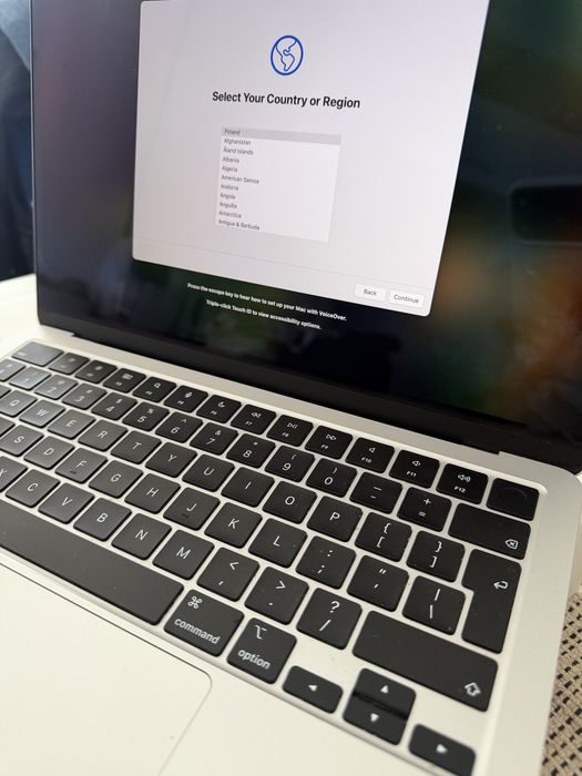 Macbook Air 13,6” 512 GB 16 RAM silver