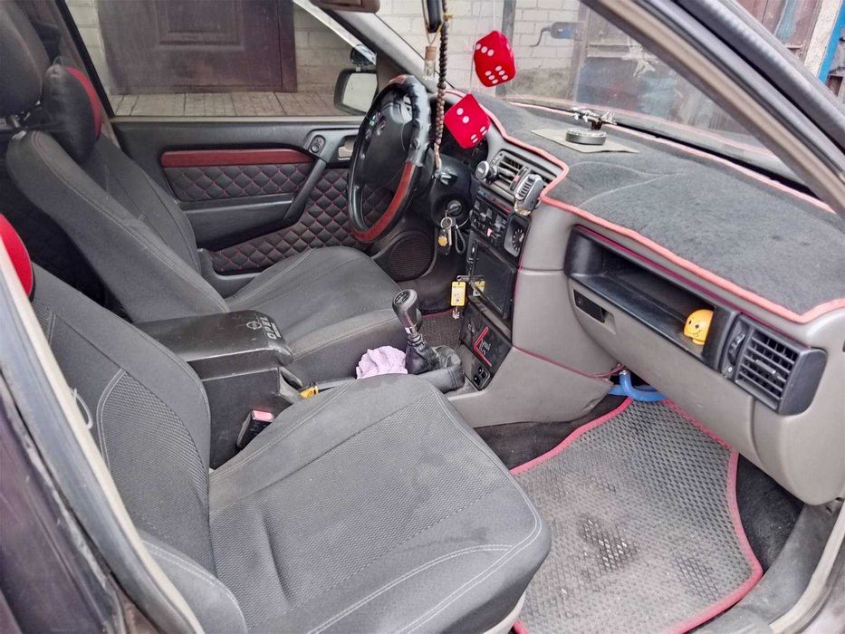 Продам легковий автомобіль Opel Vectra А