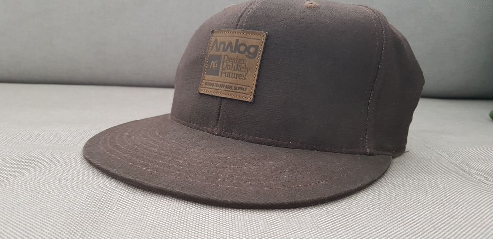 Boné Analog como novo