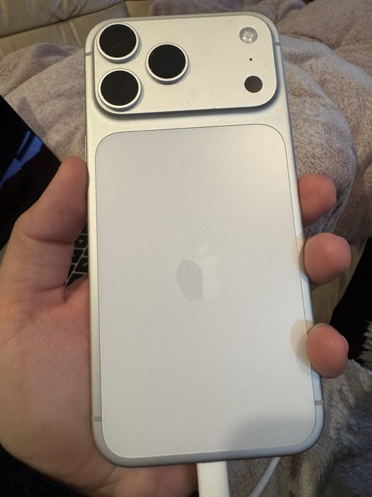 iPhone 17 Pro Max 256Gb Silver Идеал