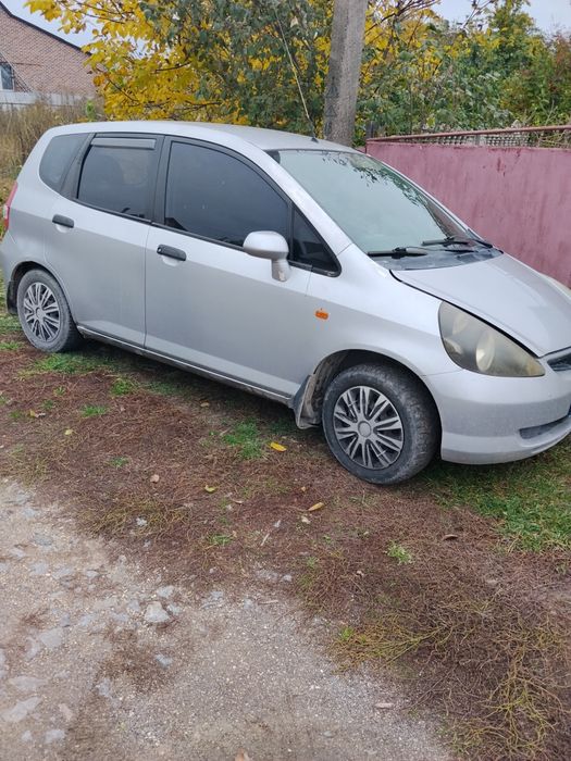 Машина Honda jazz