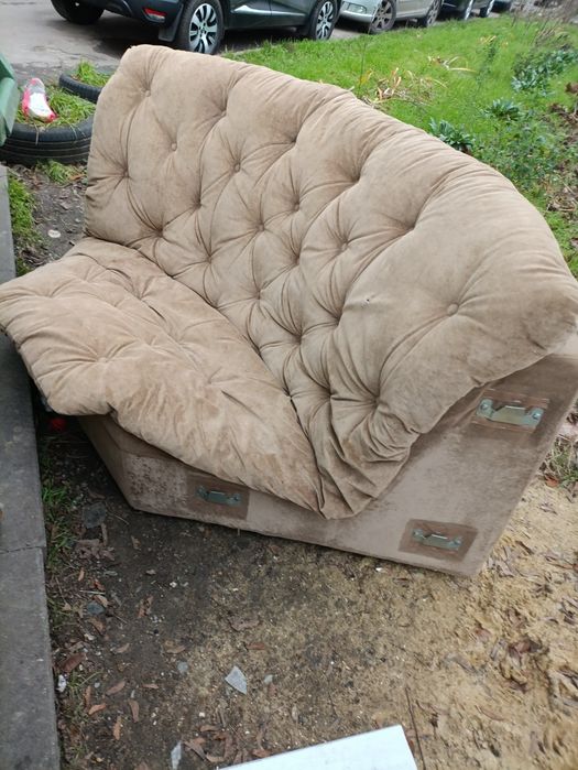 Кресла есть 5шт сидячие