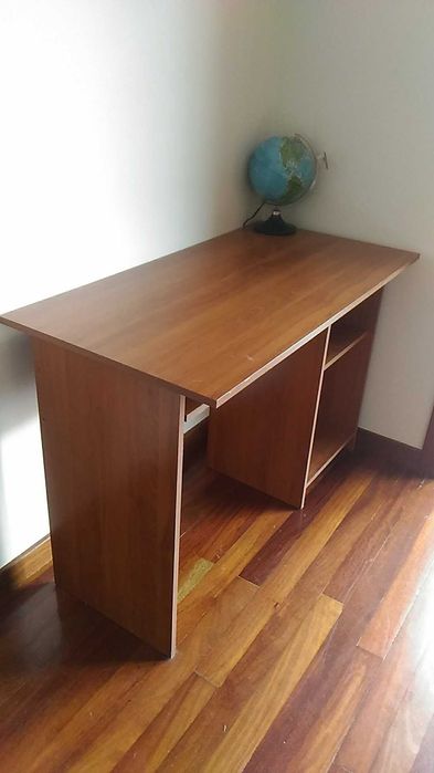 Secretária para quarto ou escritório