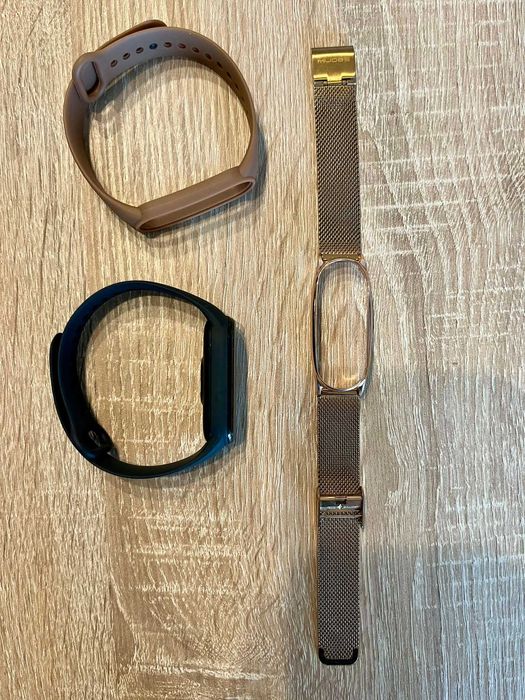 Xiaiomi Mi Band 6 w zestawie z trzema opaskami
