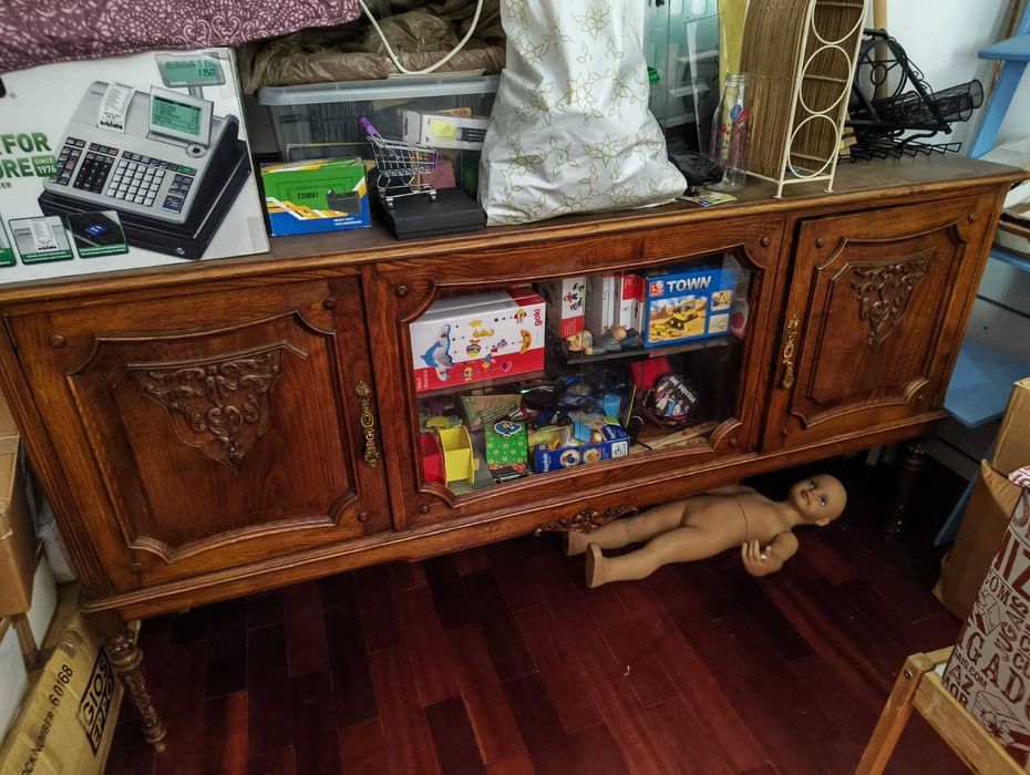 Armários antigos em bom estado