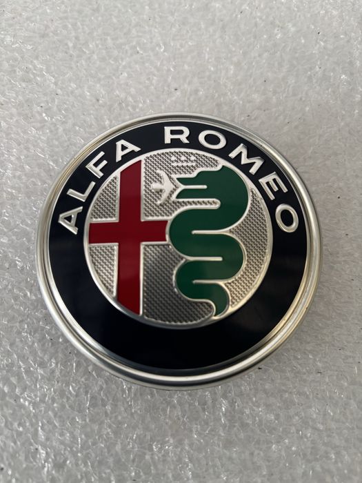 Alfa Romeo Giulia emblemat znaczek logo klapy bagażnika tył tylnej