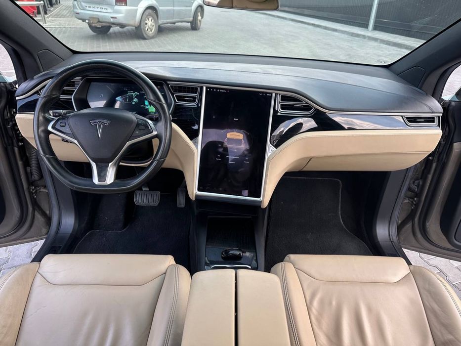 Tesla Model X 2016