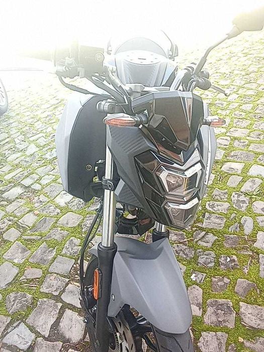 Mota sym 125cc como nova.