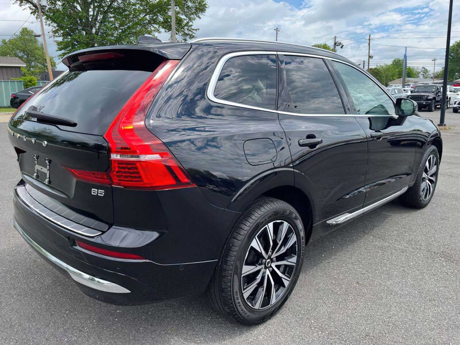 Volvo XC60 B5 Plus Bright Theme      2023