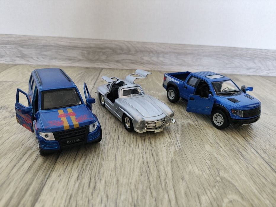 Mitsubishi Ford Mercedes колекційнійні моделі