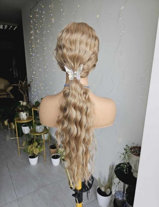 Długa peruka fale Kaja ciemny blond z odrostem lacefront