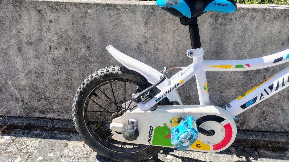 Bicicleta de criança com rodinhas
