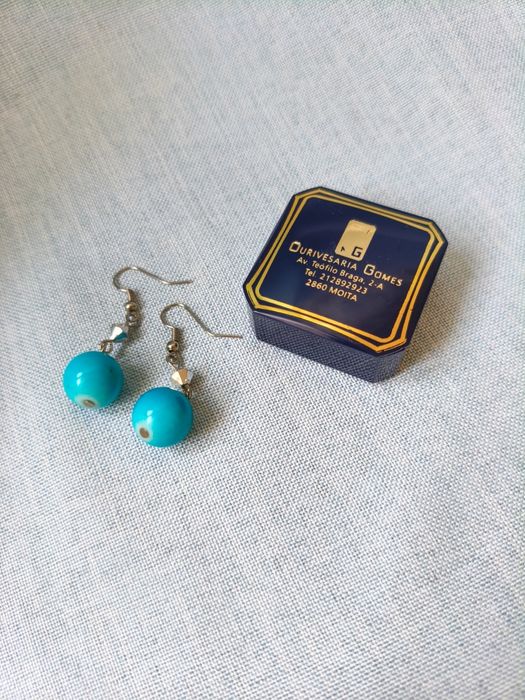 Brincos em muito bom estado