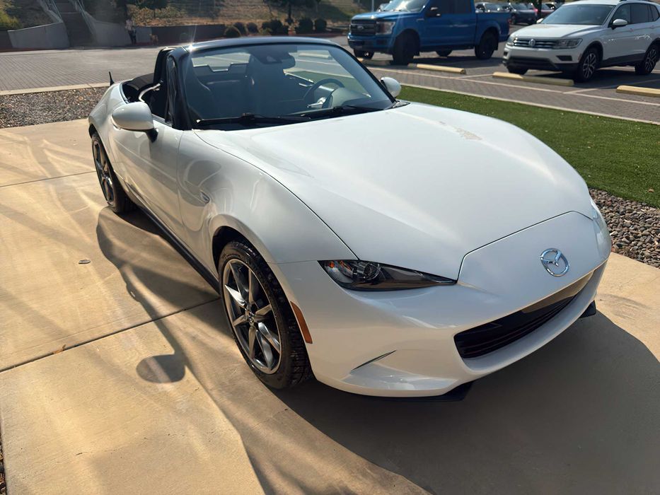 Mazda MX-5 Miata      2021