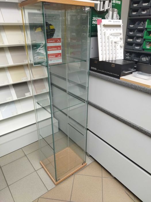 Witryna Ikea szklana