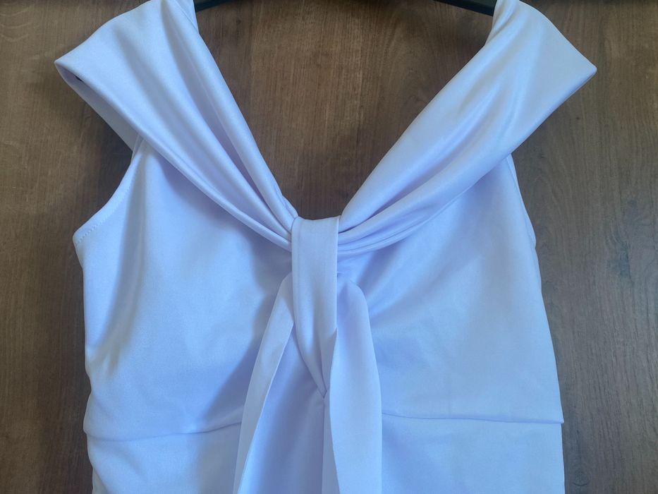 Elegancka prosta biała suknia jak grecka lub ślubna MIDI