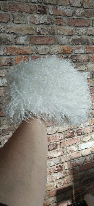 Piękna czapka a'la lama, dłuższy włos