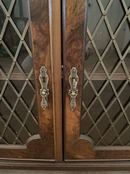 Cómoda antiga com chave