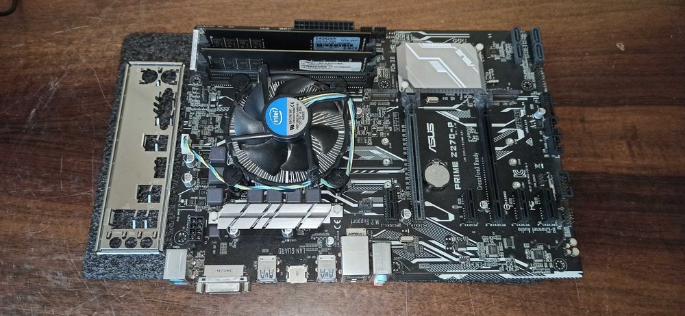 Системная плата 1151 ASUS Prime Z270-P + i7 6700 + 8gb ddr4