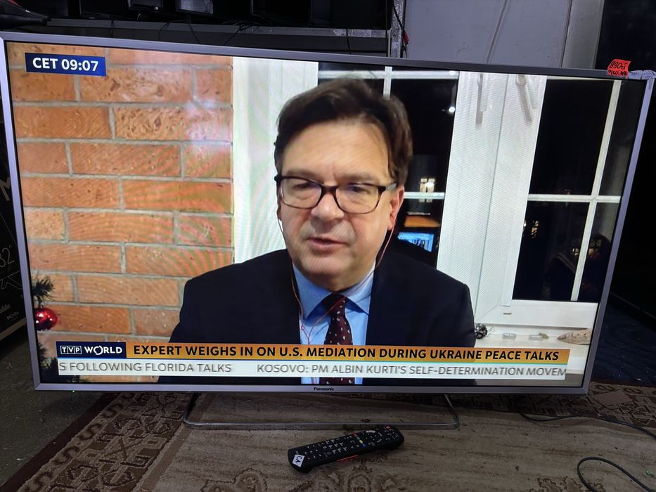 Telewizor Panasonic 49 cali ze Smartem z dekoderem DVBT2 z pilotem