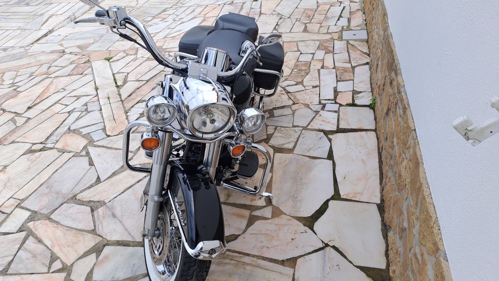 Harley davidson road king classic