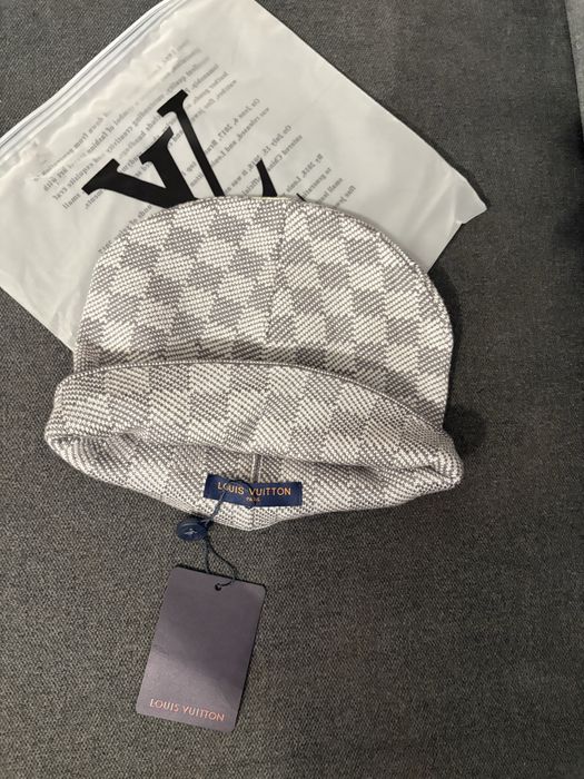 Gorro Louis Vuitton Cinza