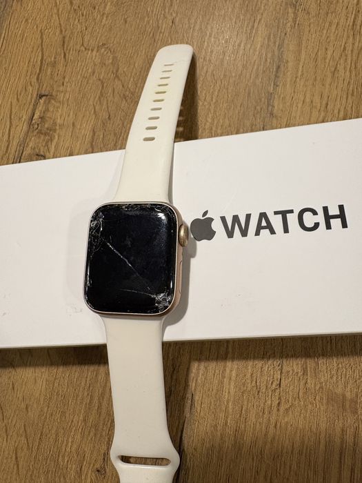 Uszkodzone apple watch SE