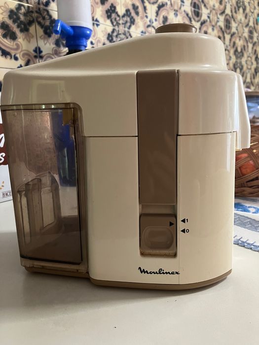 Vários pequenos eletrodomésticos de vários preços