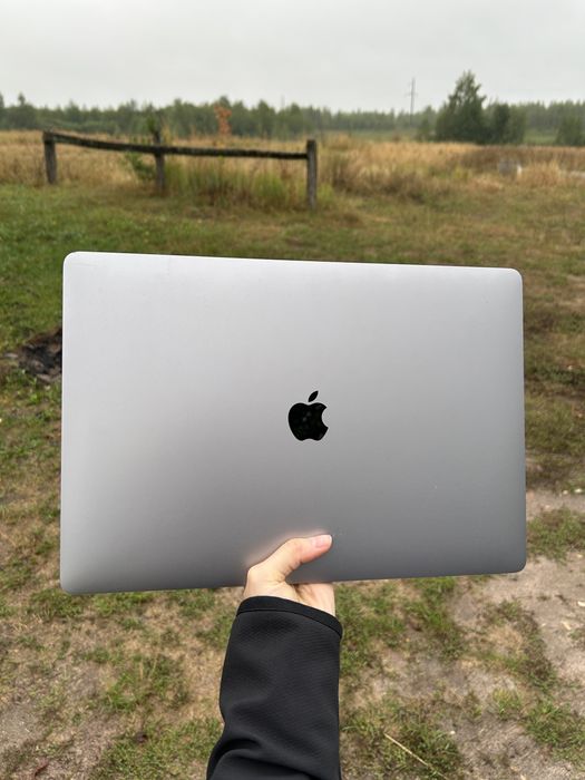 MacBook Pro 16" A2141 / i9 / 16 GB / 512 GB