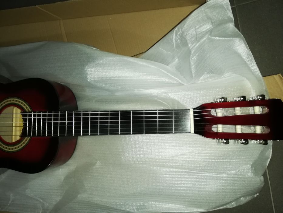 Guitarra clássica 1/2 vermelha e set
